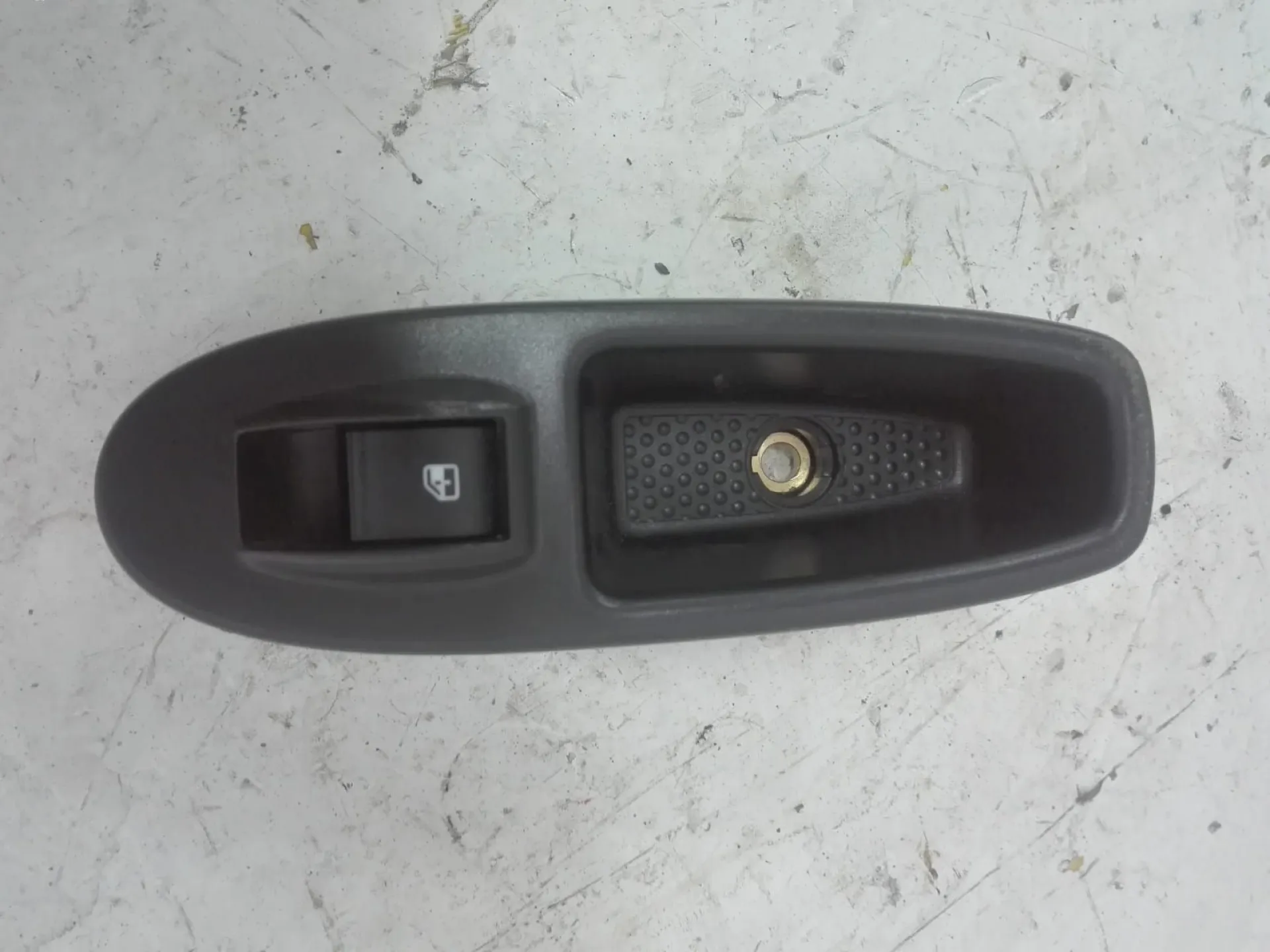 PULSANTIERA ANTERIORE DESTRA PASSEGGERO FIAT 500 L Serie (351_352) (12>) 1400 Benzina (2015)