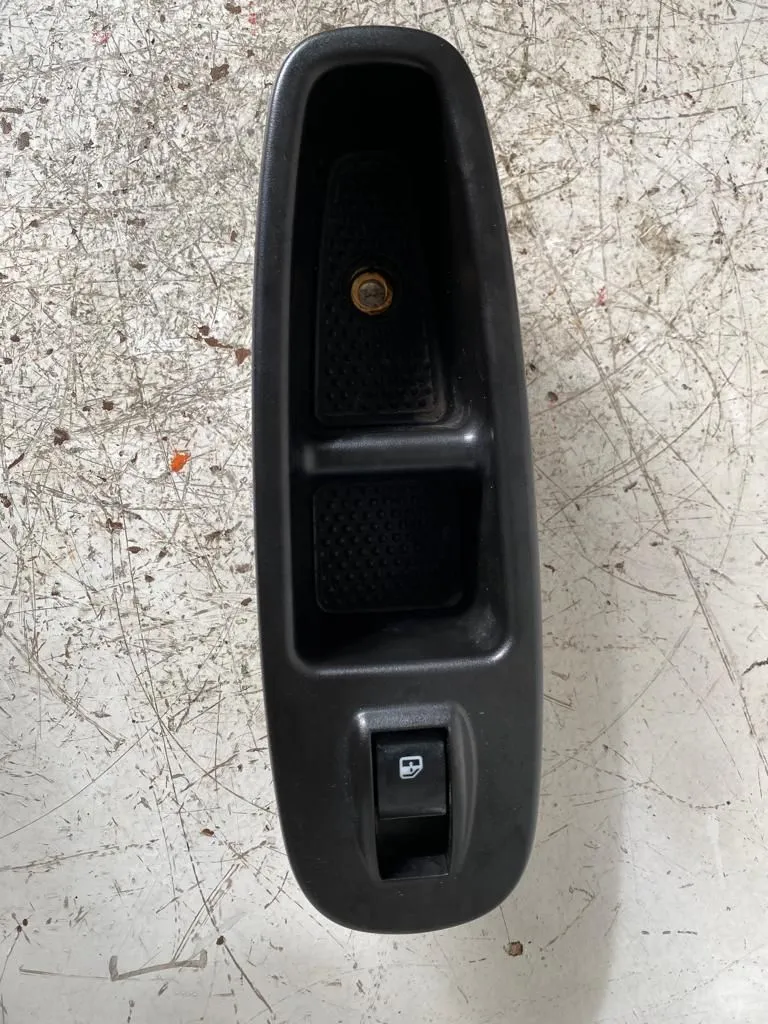 PULSANTIERA ANTERIORE DESTRA PASSEGGERO FIAT 500 L Serie (351_352) (12>) 1300 Diesel con codice motore 199B4000/199B4000 (2014)