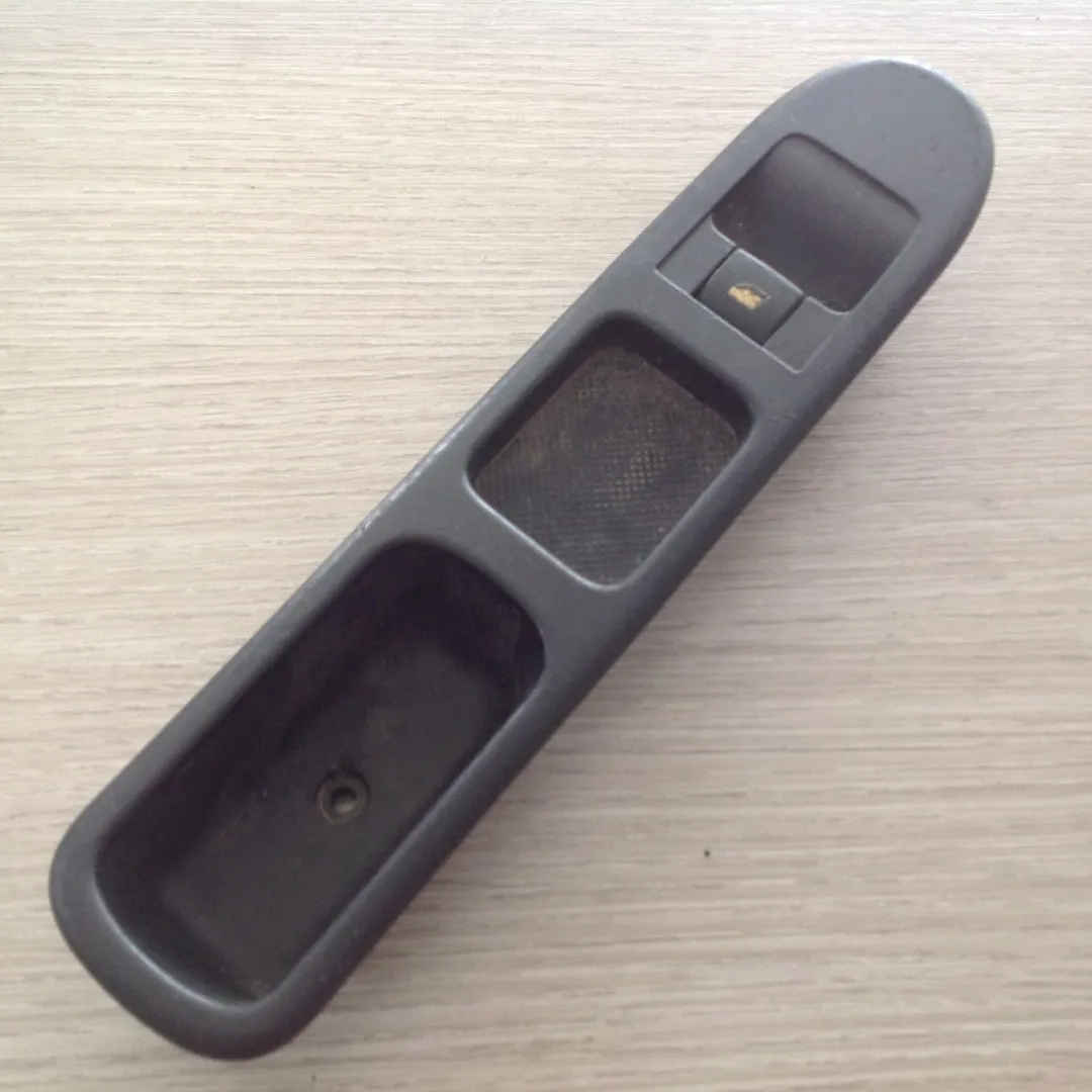 PULSANTIERA ANTERIORE DESTRA PASSEGGERO con codice 96351625xt da PEUGEOT 307 Berlina Diesel
