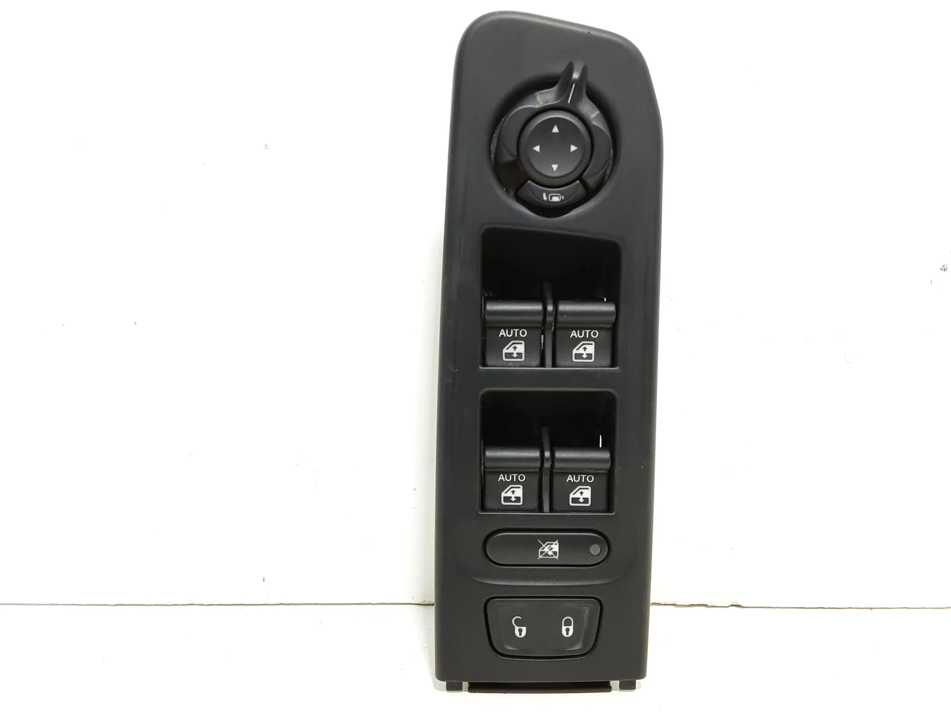 PULSANTIERA ANTERIORE SINISTRA con codice 07356792700 da GUIDA JEEP Renegade Serie (14>) Benzina 88 kW / 120 CV con codice motore 55282151/552 82 151 (2019)