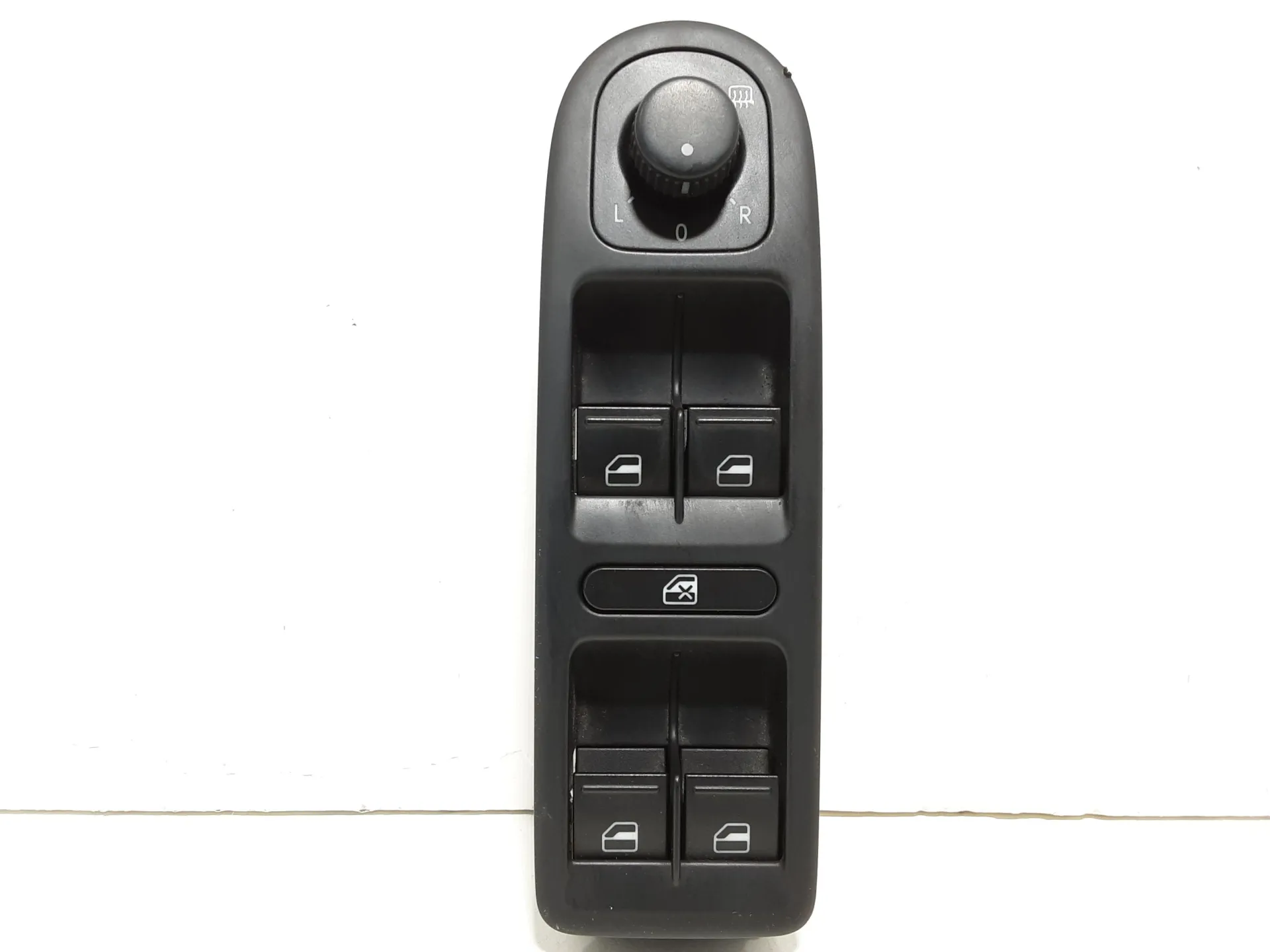 PULSANTIERA ANTERIORE SINISTRA con codice 5K0867255A da GUIDA VOLKSWAGEN Golf 6 Berlina (08>12) 1400 Benzina 59 kW / 80 CV con codice motore CGG/CGGA (2011)