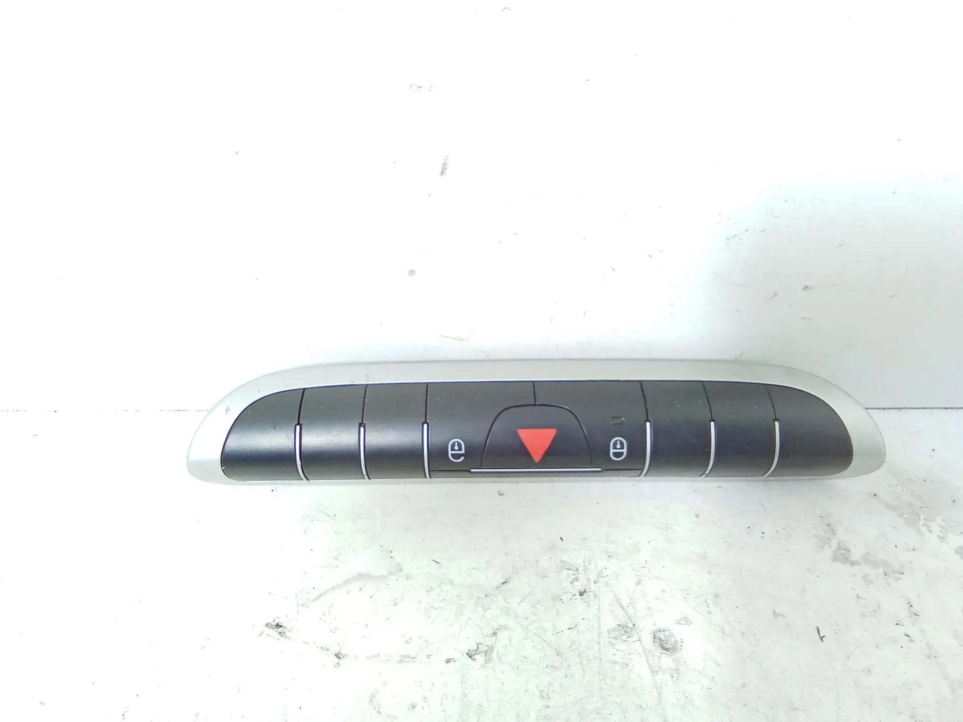 PULSANTIERA CENTRALE con codice A4518209410001 da SMART Fortwo CoupÃ© 3Â° Serie (w 451) (2010)