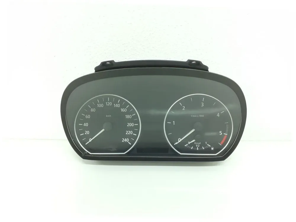 QUADRO STRUMENTI con codice 102495213 da BMW Serie 1 Serie (E87) (04>07) 2000 Diesel 120 (2005)