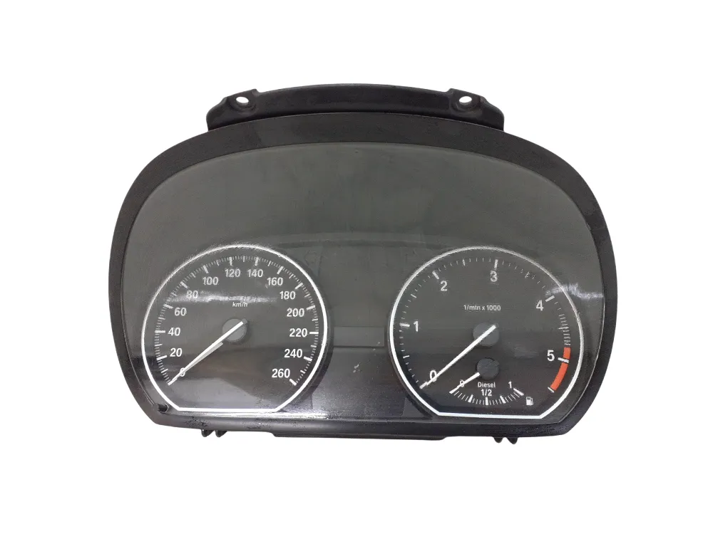QUADRO STRUMENTI con codice 102495576 / IK914147701E da BMW Serie 1 Serie (E87) (04>07) 2000 Diesel 130 kW / 177 CV con codice motore N47D20A/N47 D20 A, N47 D20 C (2006)