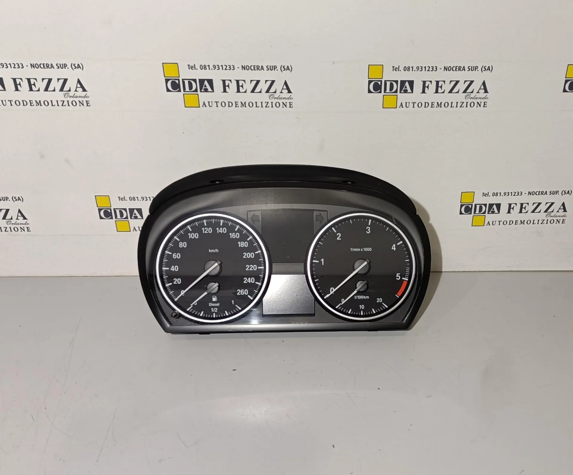 QUADRO STRUMENTI CENTRALE LIVELLI con codice 601247797 da BMW Serie 3 E90 Berlina 2000 Diesel 130 kW / 177 CV con codice motore N47 D20 A/N47 D20 A, N47 D20 C (2007)