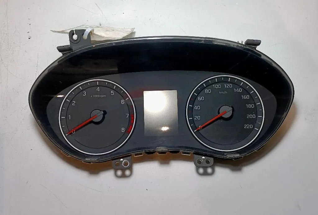 QUADRO STRUMENTI CENTRALE LIVELLI con codice 94033-C8200 da HYUNDAI i20 2Â° Serie 1248 benzina (2019)