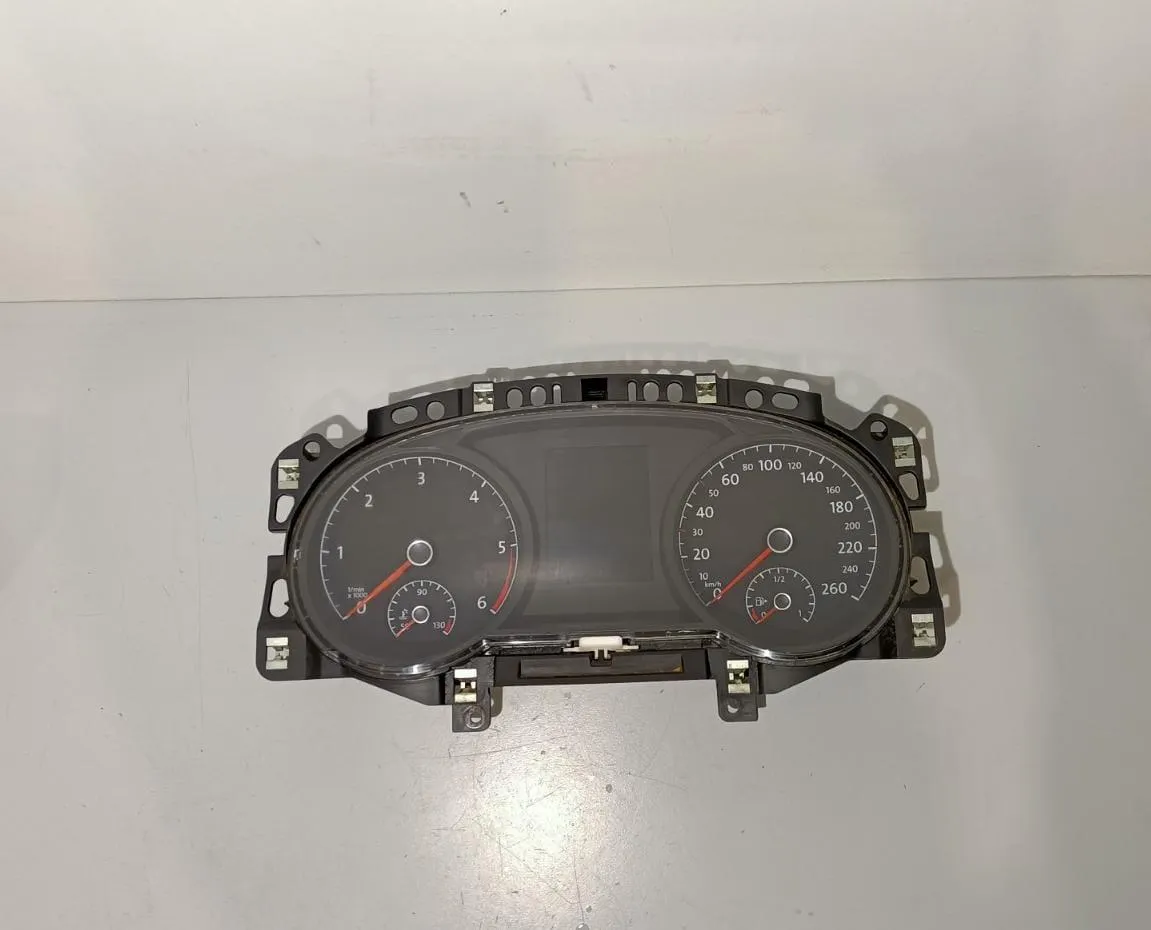QUADRO STRUMENTI CENTRALE LIVELLI con codice 5G0920860A da VOLKSWAGEN Golf 7 Berlina (12>) 1600 Diesel (2014)