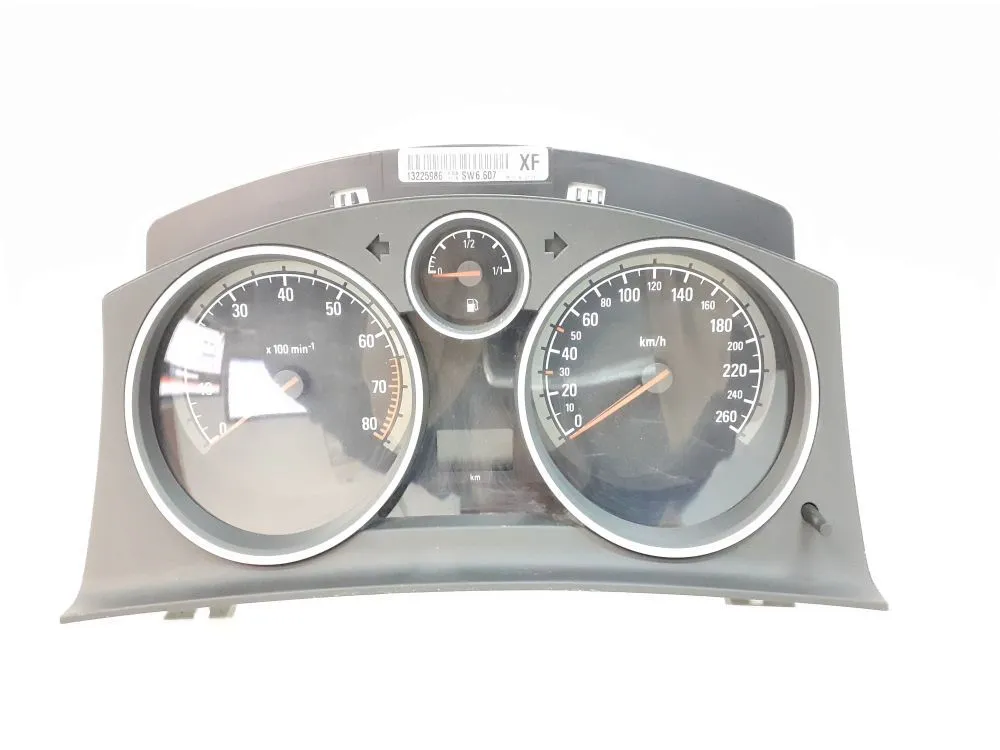 QUADRO STRUMENTI con codice 13225986 da OPEL Zafira B 1600 Benzina 77 (2007)