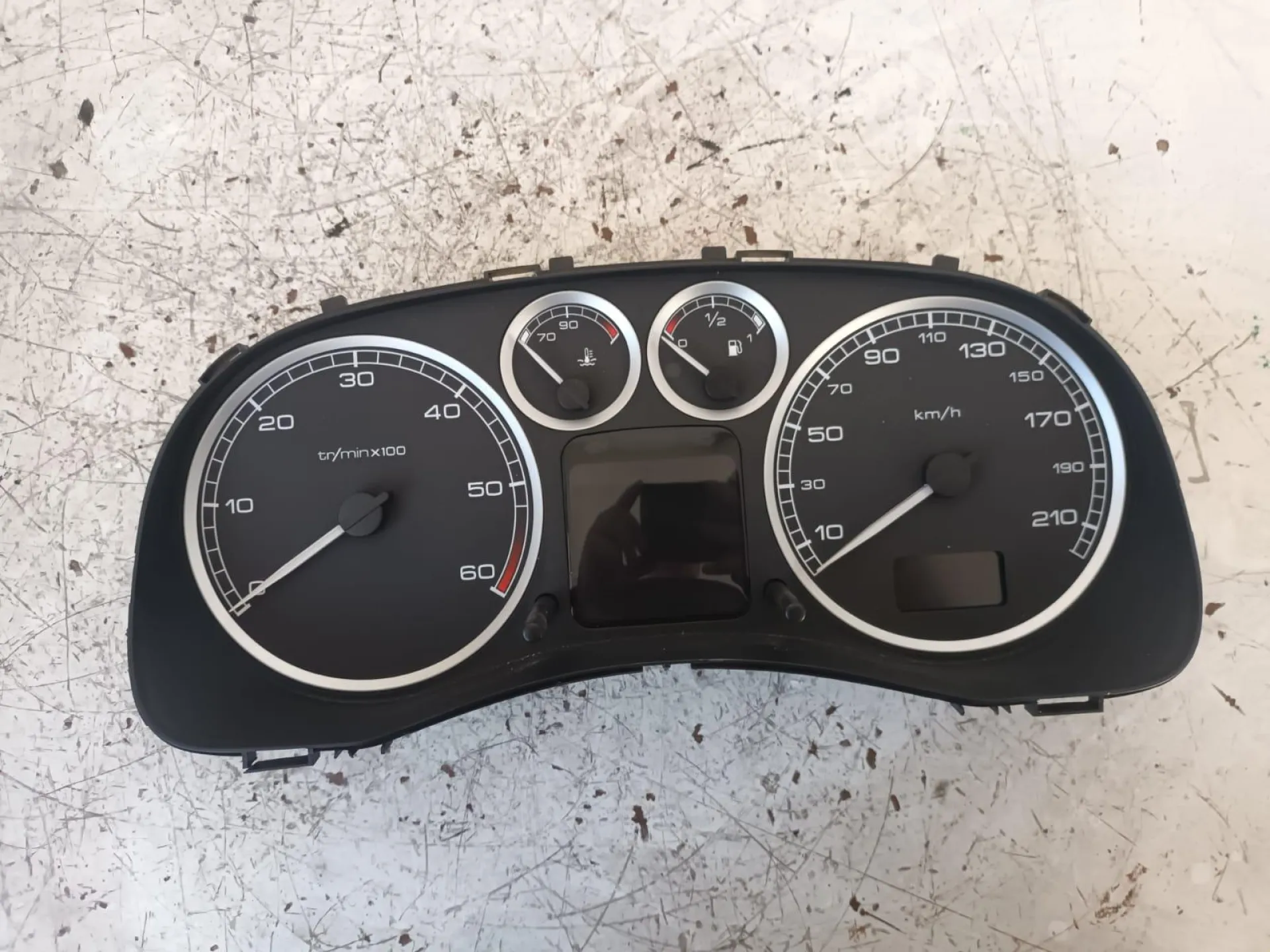 QUADRO STRUMENTI con codice P9647538480 da PEUGEOT 307 Berlina 2Â° Serie 1600 Diesel con codice motore 9HX/9HX (2008)