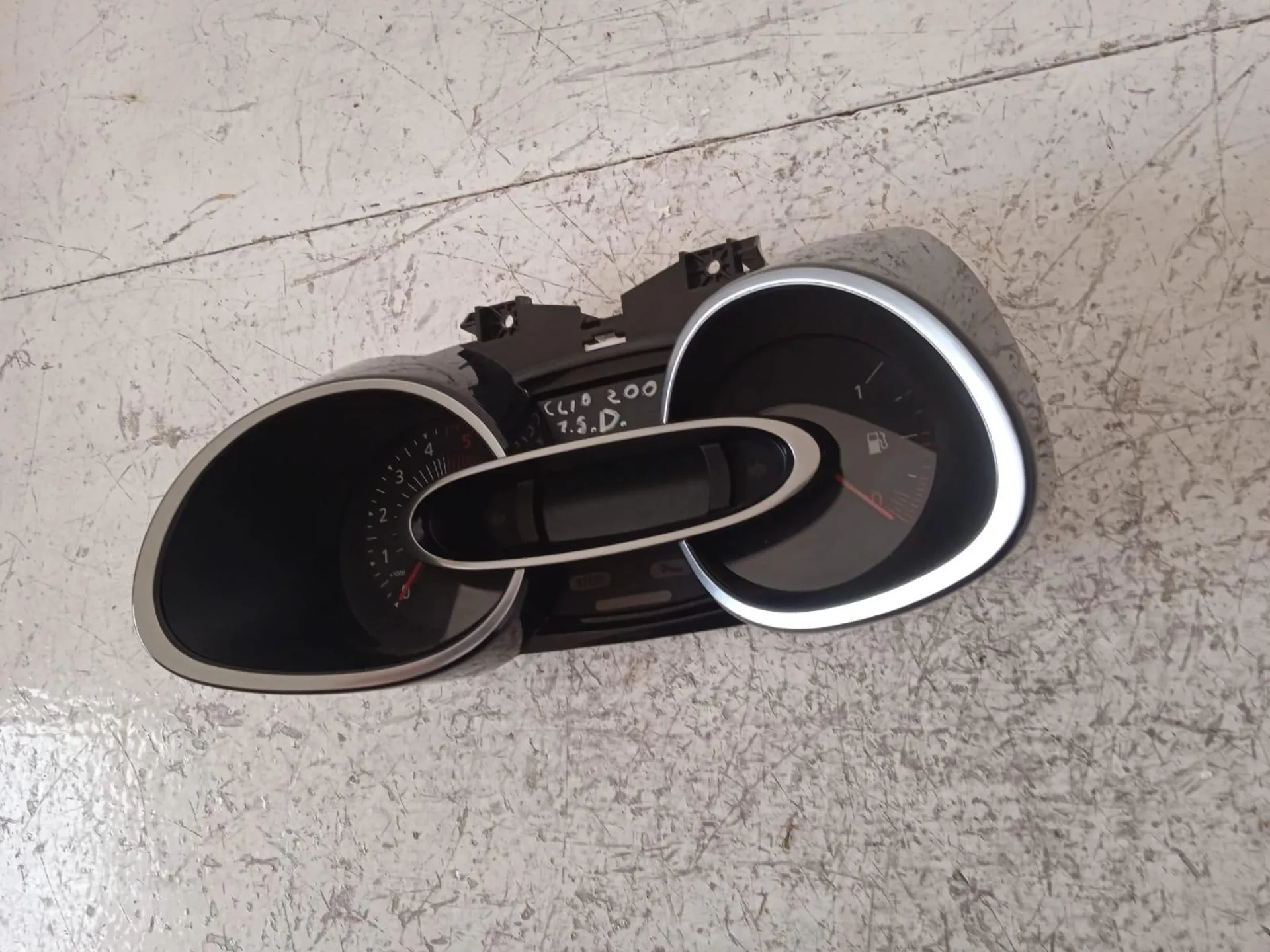 QUADRO STRUMENTI con codice 248105397R da RENAULT Clio Serie IV (12>19) 1500 Diesel con codice motore K9K/K9K (2016)