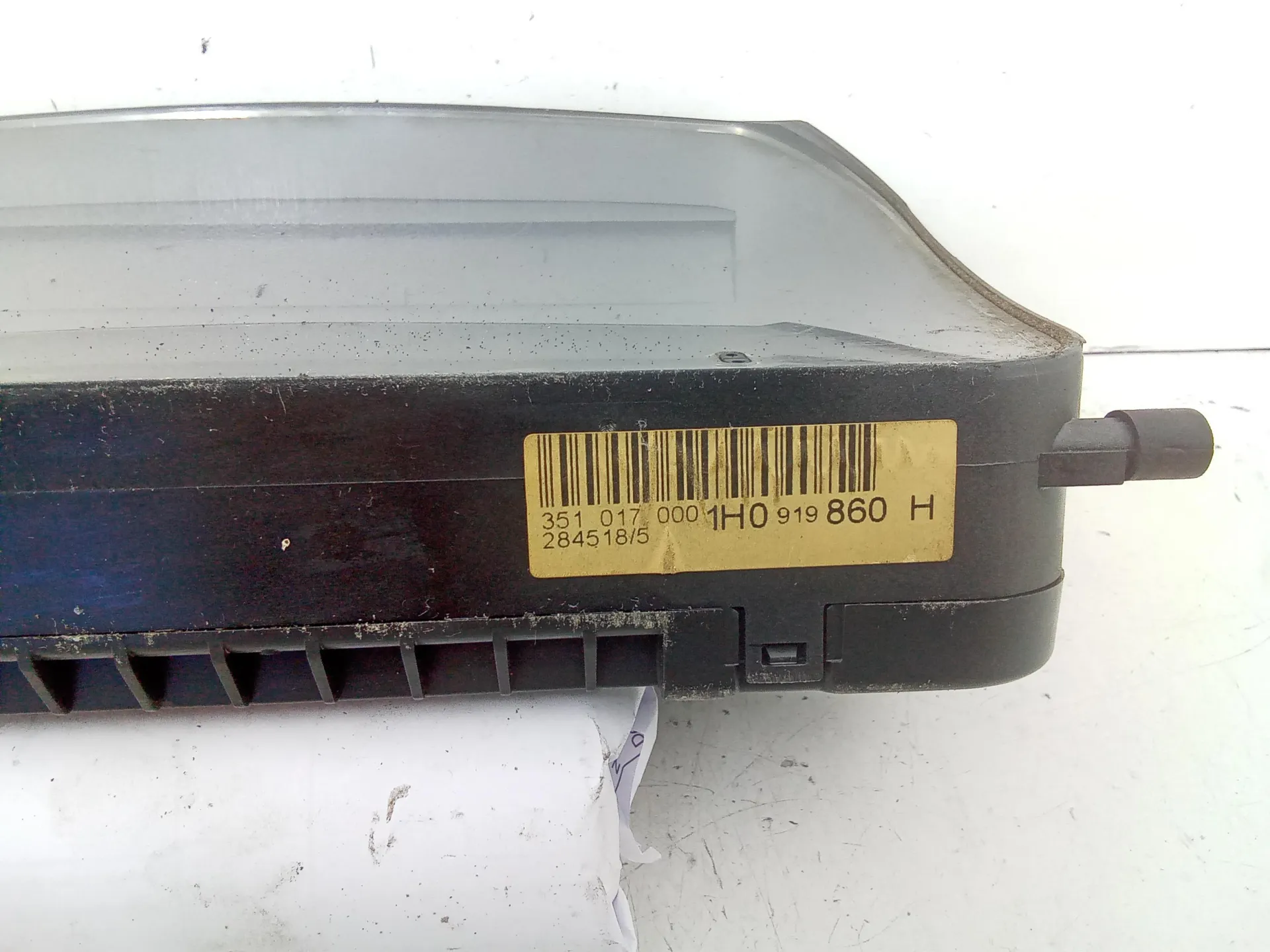 QUADRO STRUMENTI con codice 1h0919860h da VOLKSWAGEN Golf 3 Berlina (91>97) 1900 Diesel 66 (1997)