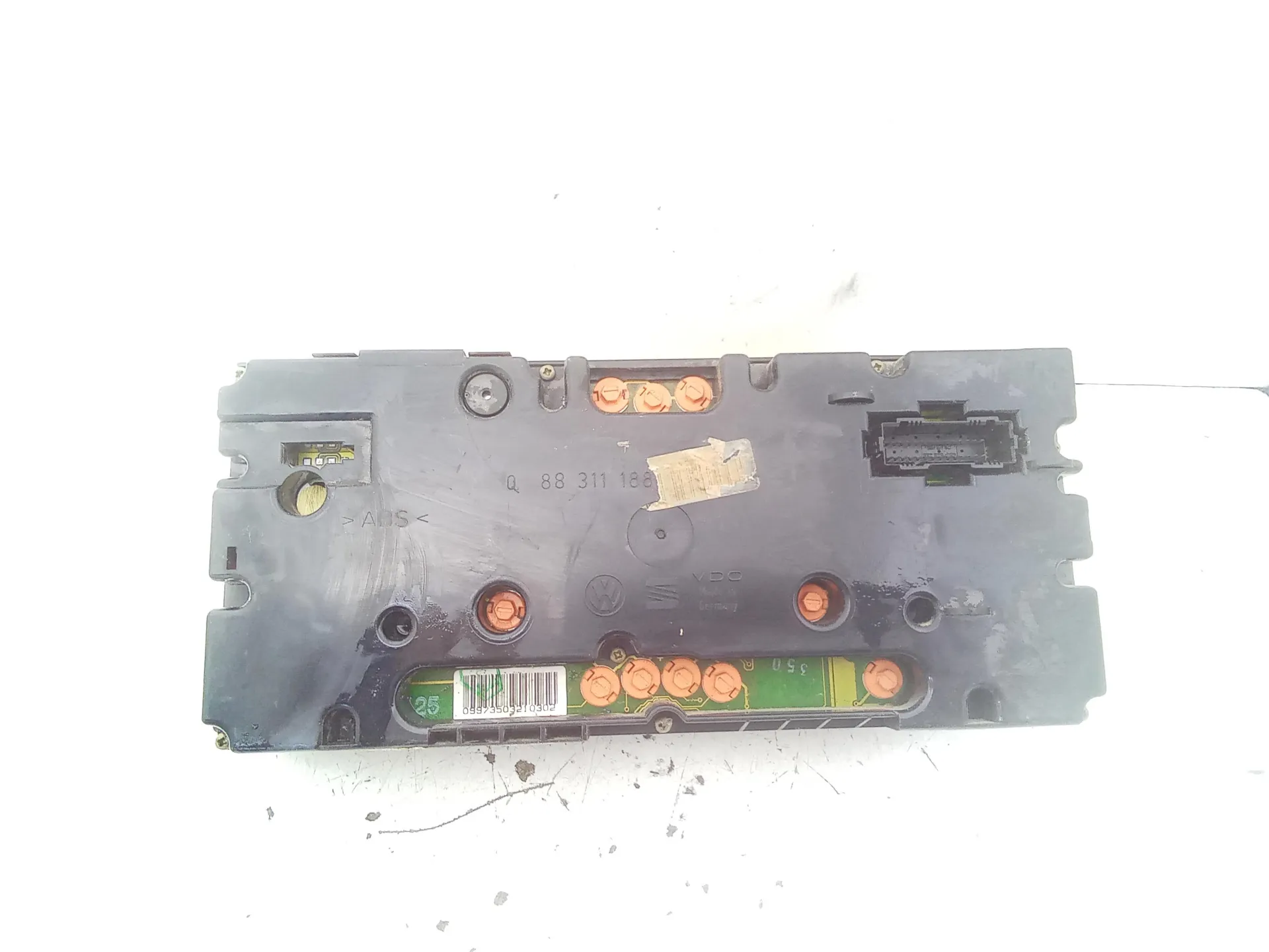 QUADRO STRUMENTI con codice 87001262 da VOLKSWAGEN Golf 3 Berlina (91>97) 1900 Diesel (1997)
