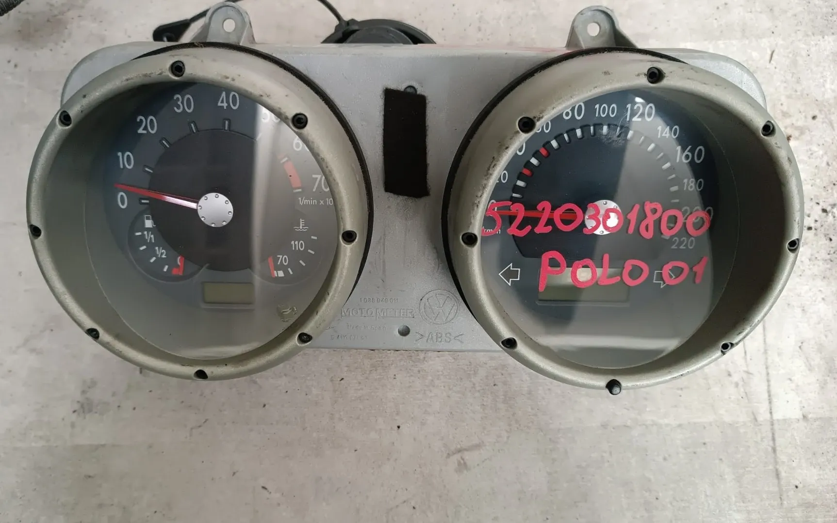 Quadro strumenti Volkswagen Polo 1.4 B del 2001 CODICE RICAMBIO : 5220301800