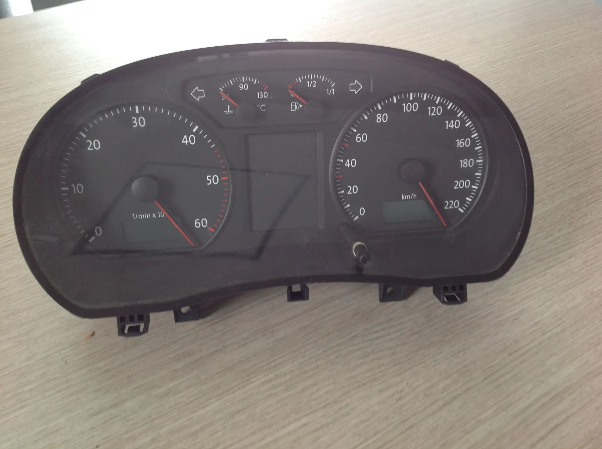 QUADRO STRUMENTI con codice 6Q0920804J da VOLKSWAGEN Polo 4Â° Serie Diesel (2006)