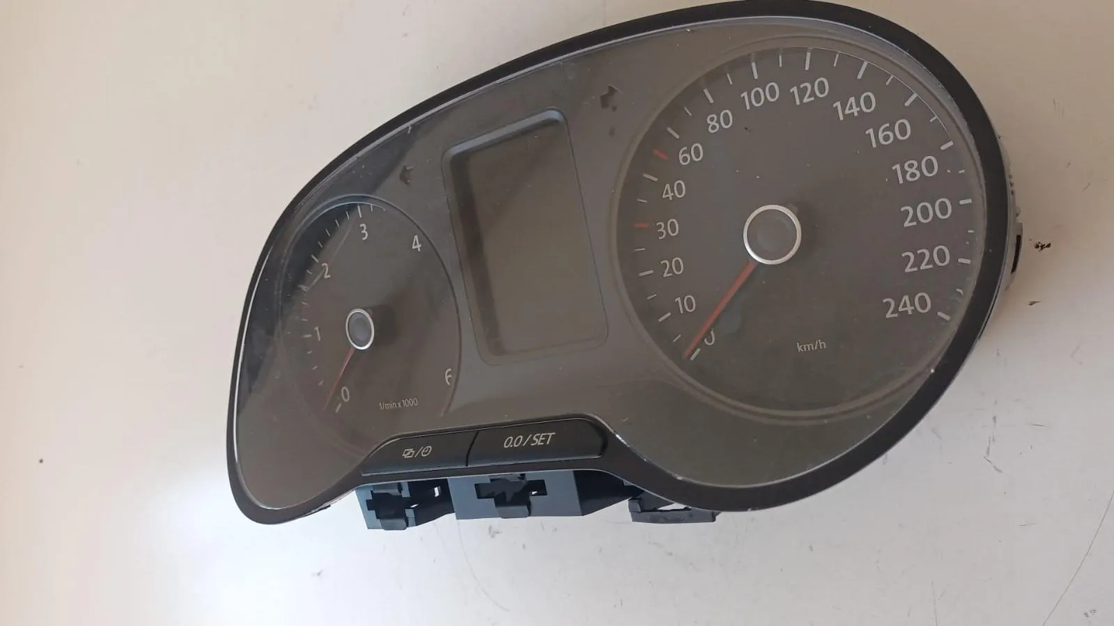 QUADRO STRUMENTI con codice 1420700246 da VOLKSWAGEN Polo 5Â° Serie 1200 Diesel (2012)