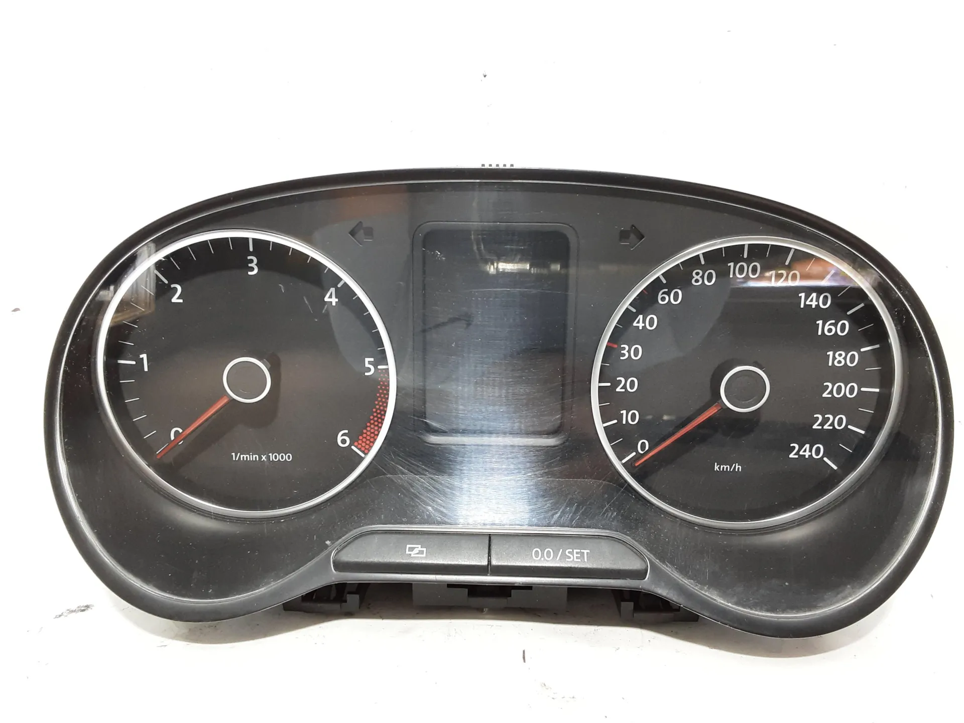 QUADRO STRUMENTI con codice 6R0920861D da VOLKSWAGEN Polo 5° Serie 1600 Diesel 66 kW / 90 CV con codice motore CAY/CAYB (2010)