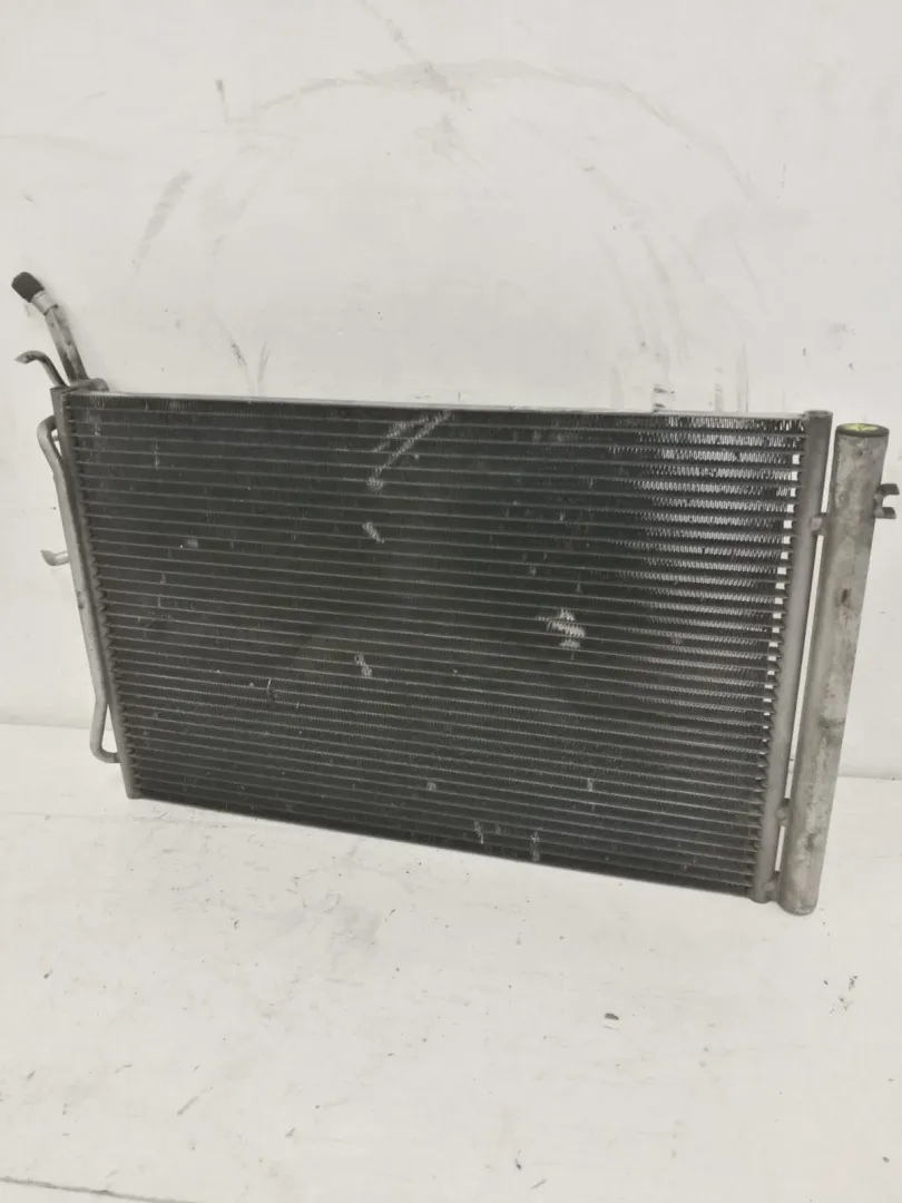 RADIATORE A/C con codice 6930038 da BMW Serie 1 Serie (E87) (04>07) 2000 Benzina (2007)