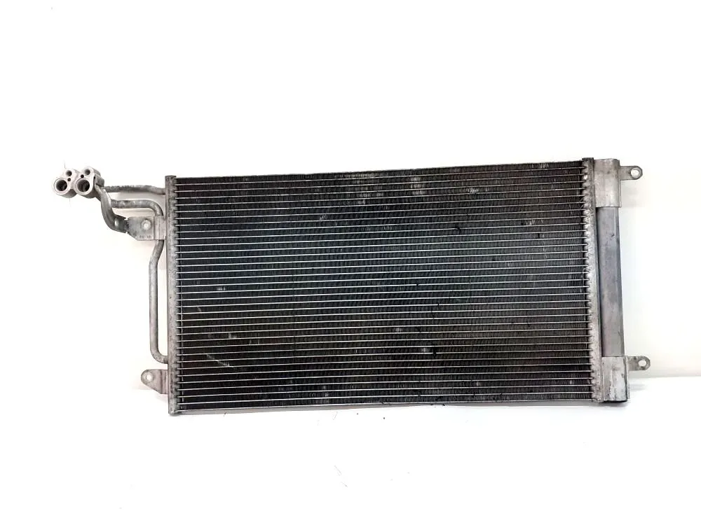 RADIATORE A/C con codice 6R0820411D da VOLKSWAGEN Polo 5Â° Serie 1600 Diesel 66 (2011)