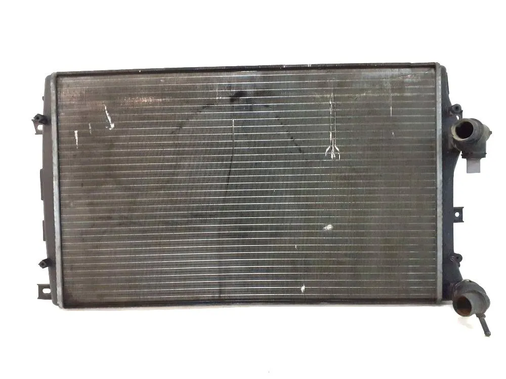 RADIATORE ACQUA con codice 1K0121253AA / 872272S da VOLKSWAGEN Golf 5 Berlina (03>08) 1900 Diesel 77 (2006)