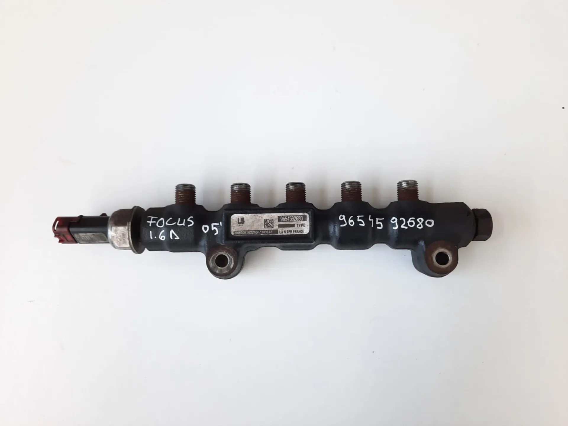Rail iniettori Ford Focus Berlina 1.6 D del 2005 CODICE RICAMBIO : 964592680