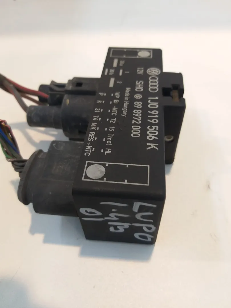 Rele controllo ventola radiatore Volkswagen Lupo del 2001 1.4 Benzina CODICE RICAMBIO : 1J0919506K