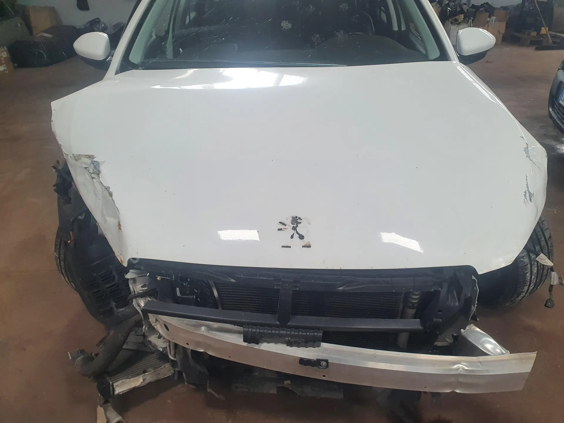 RICAMBI USATI AUTO PEUGEOT 308 SW (15>17) 1600 Diesel 88 con codice motore BH01/BH01 (2017)