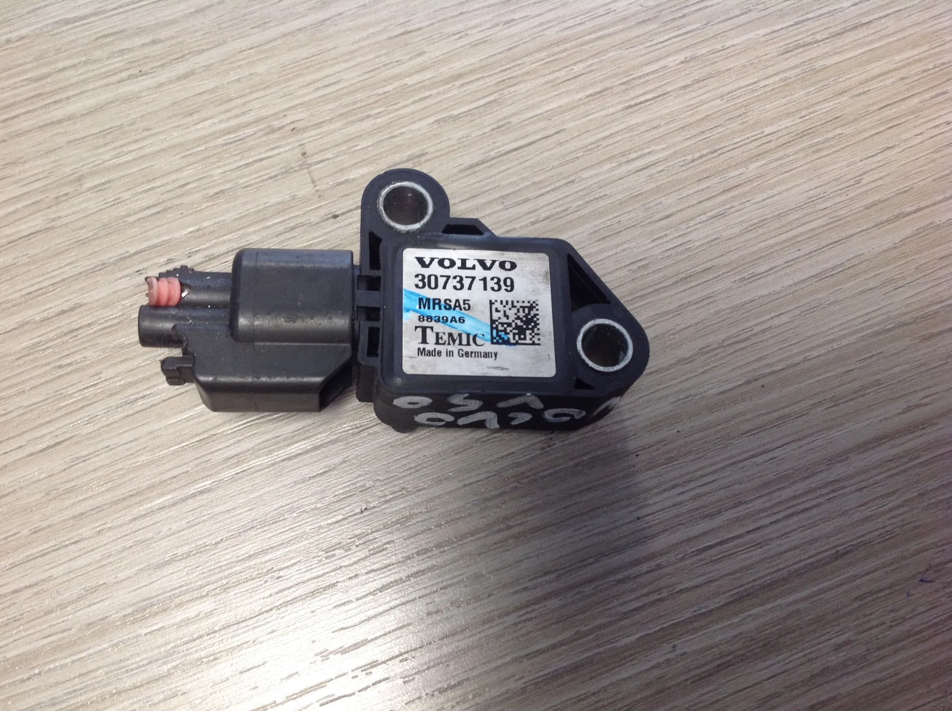 SENSORE AIRBAG con codice 30737139 da VOLVO V50 1Â° Serie Diesel