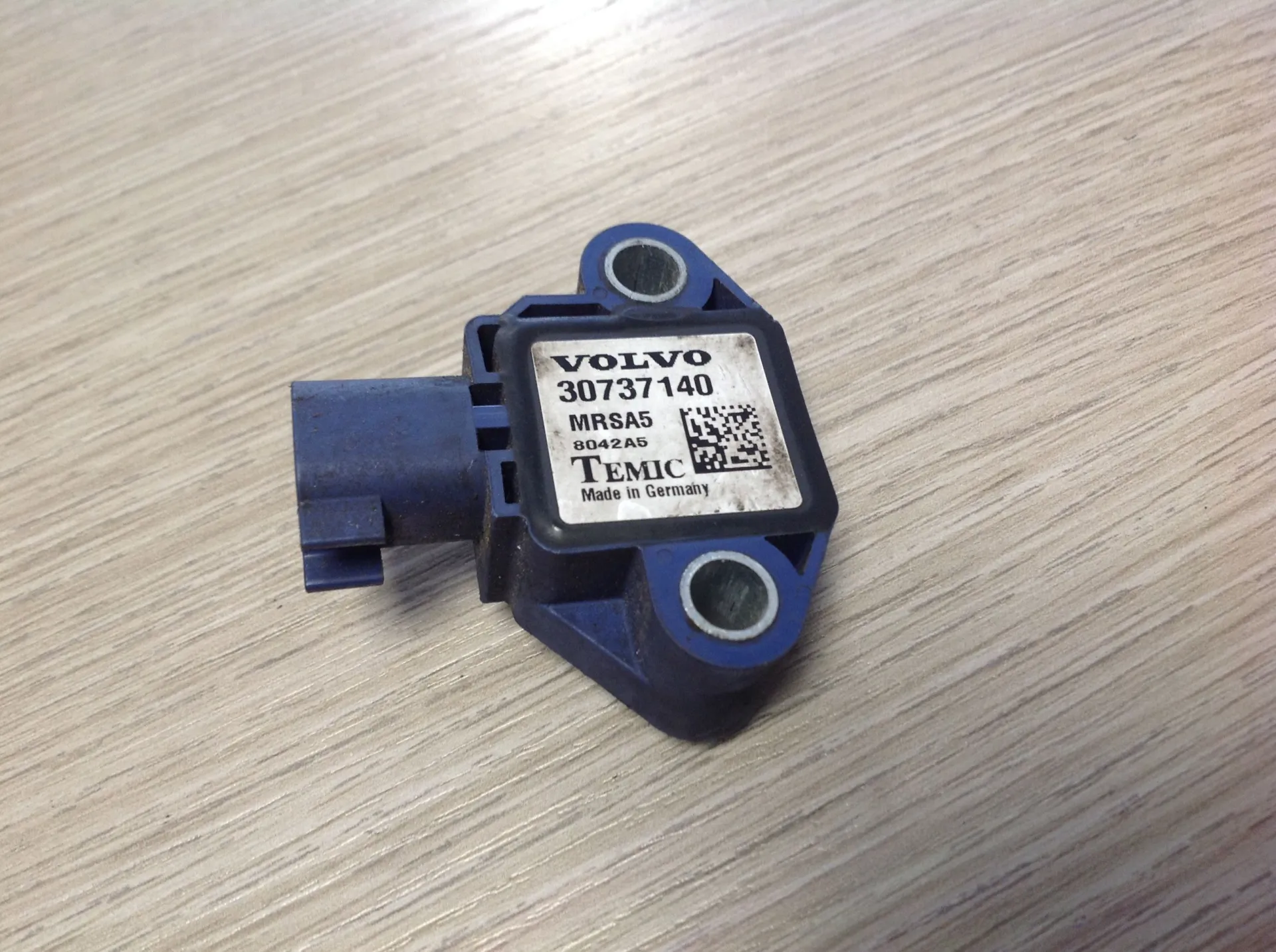 SENSORE AIRBAG con codice 30737140 da VOLVO V50 1Â° Serie Diesel