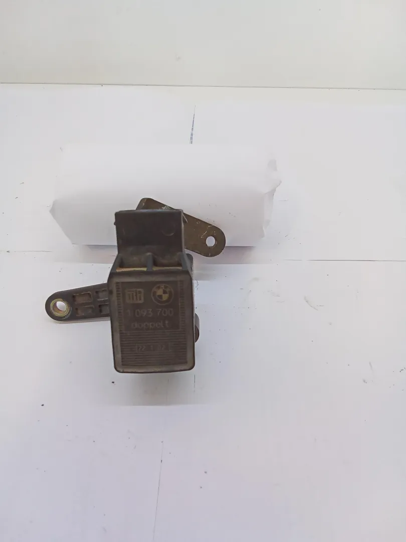 SENSORE SOSPENSIONE/I con codice 1093700 da BMW X3 1Â° Serie Benzina (2004)
