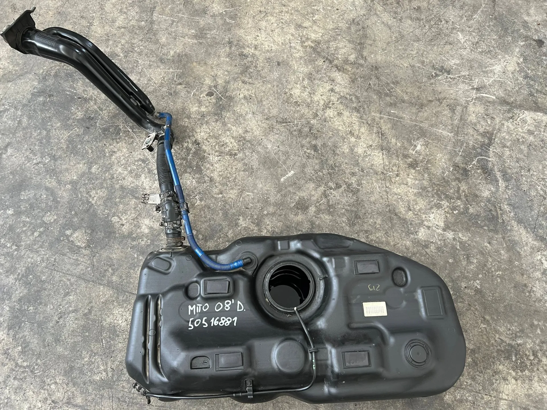 Serbatoio carburante Alfa Romeo Mito 1.6 D del 2008 CODICE RICAMBIO : 50516881