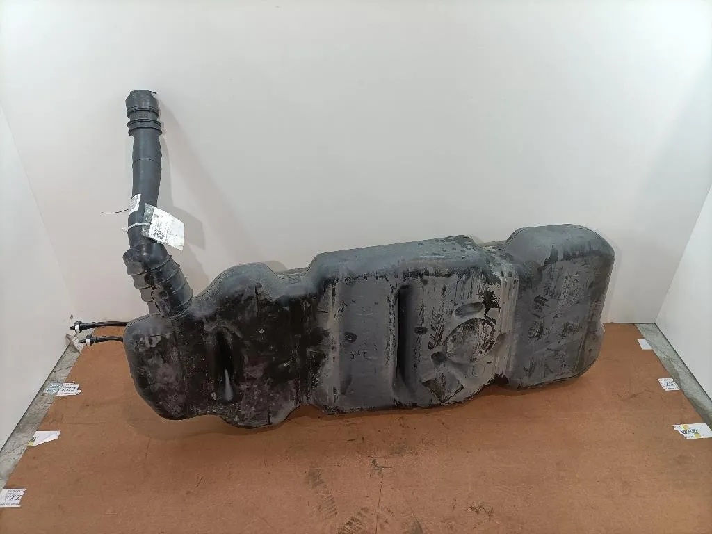 SERBATOIO CARBURANTE con codice A4474705500 da MERCEDES Vito Serie (W447) (14>) 1950 diesel (2021)