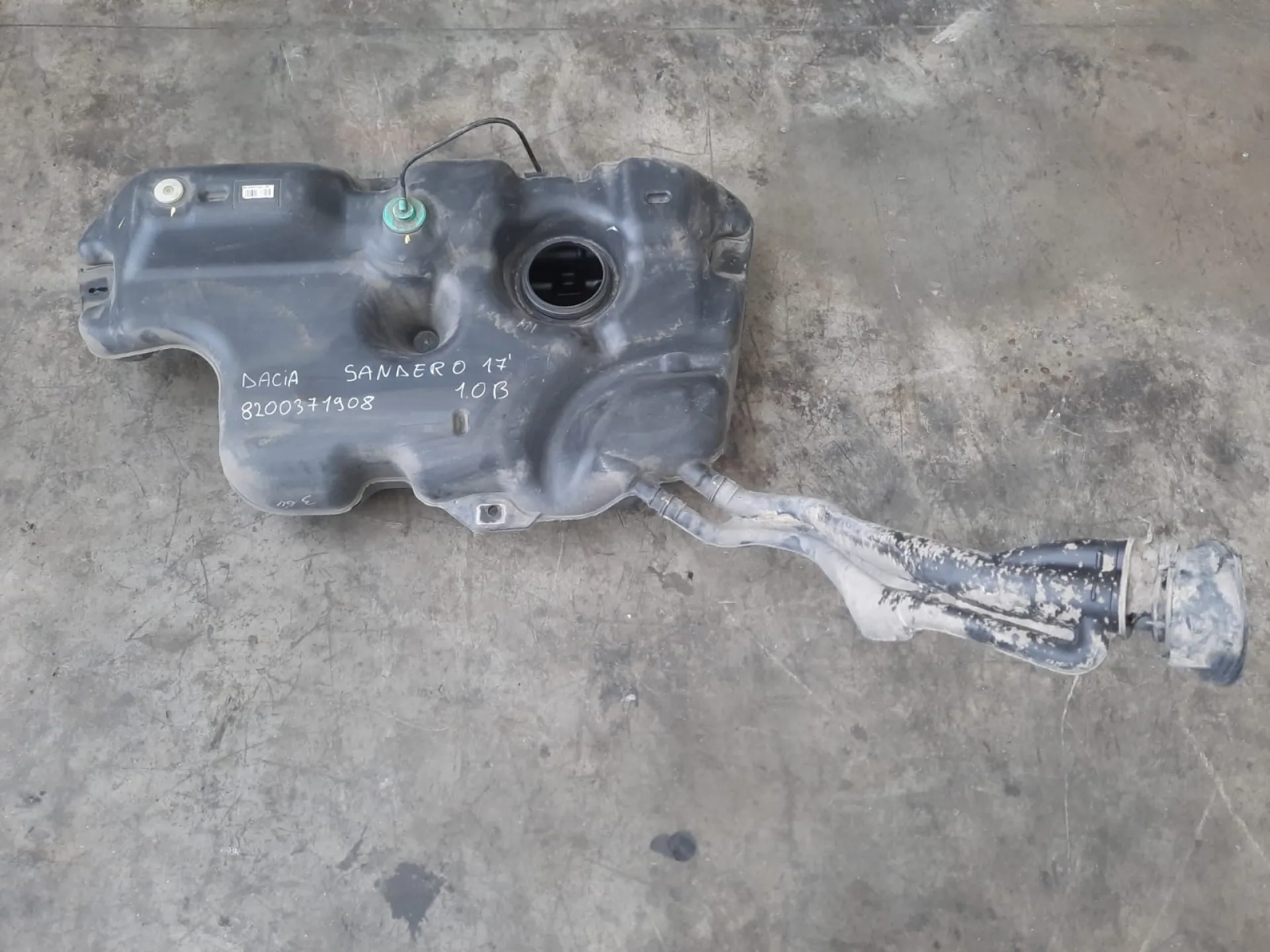 Serbatoio Dacia Sandero del 2017 1.0 Benzina CODICE RICAMBIO : 8200371908