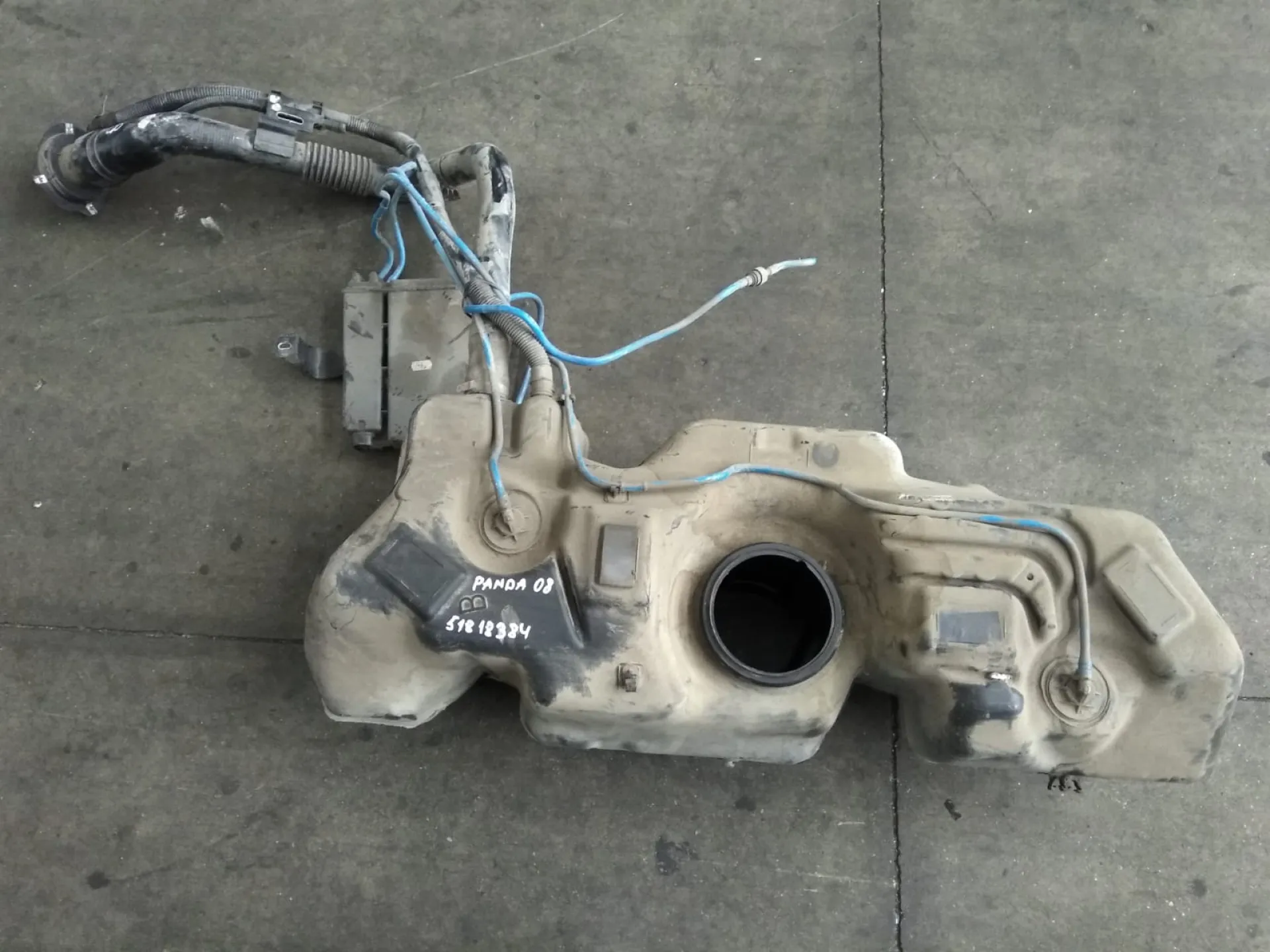 Serbatoio Fiat Panda del 2008 1.2 Benzina CODICE RICAMBIO : 51818384
