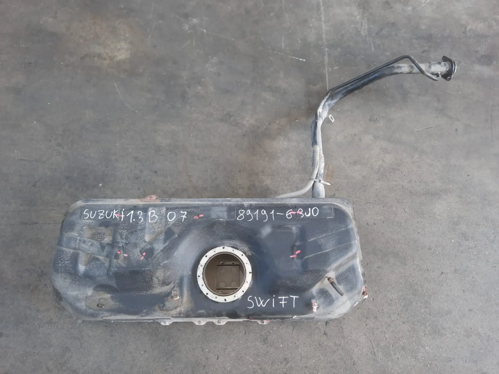Serbatoio Suzuki Swift del 2007 1.3 Benzina