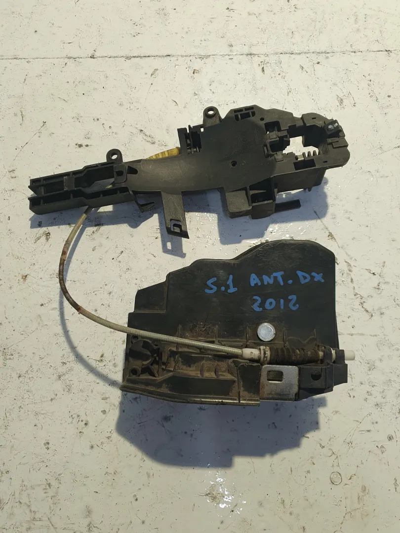SERRATURA ANTERIORE DESTRA con codice 7167068 da BMW Serie 1 Serie (E87) (07>) Diesel (2012)