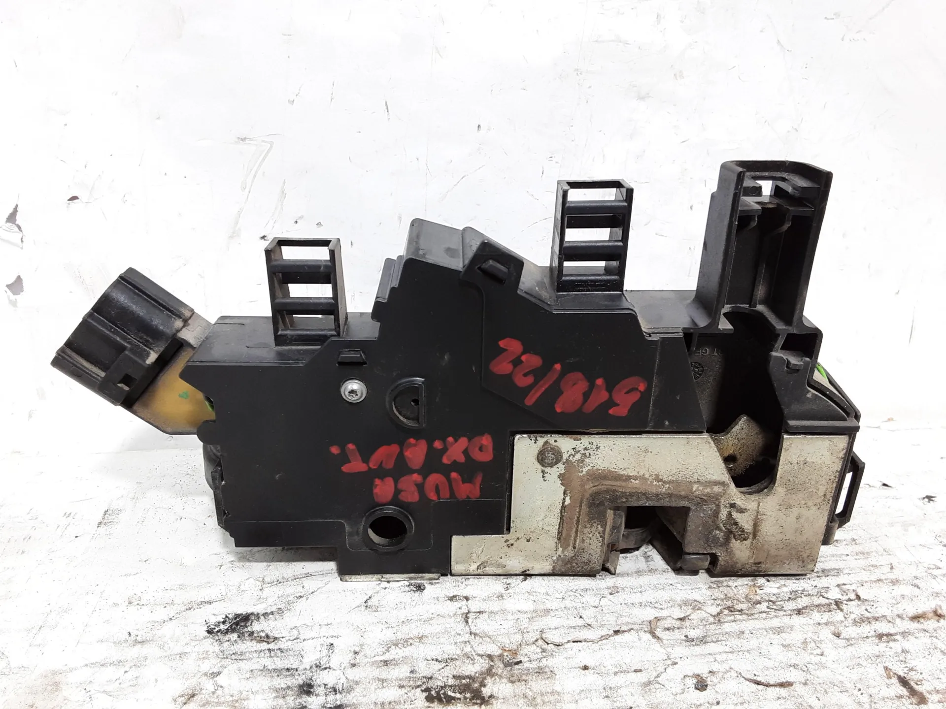 SERRATURA ANTERIORE DESTRA con codice 51823814 da LANCIA Musa 2° Serie 1300 Diesel 66 kW / 90 CV