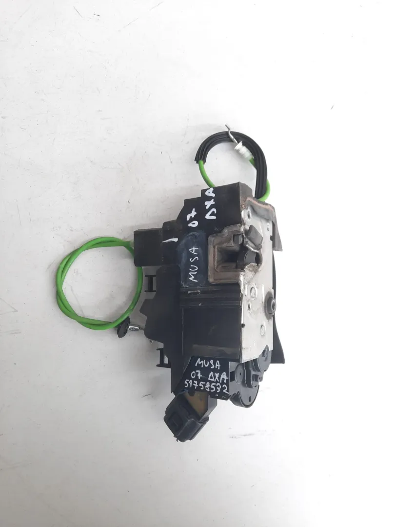 Serratura anteriore destra Lancia Musa del 2007 CODICE RICAMBIO : 51758535