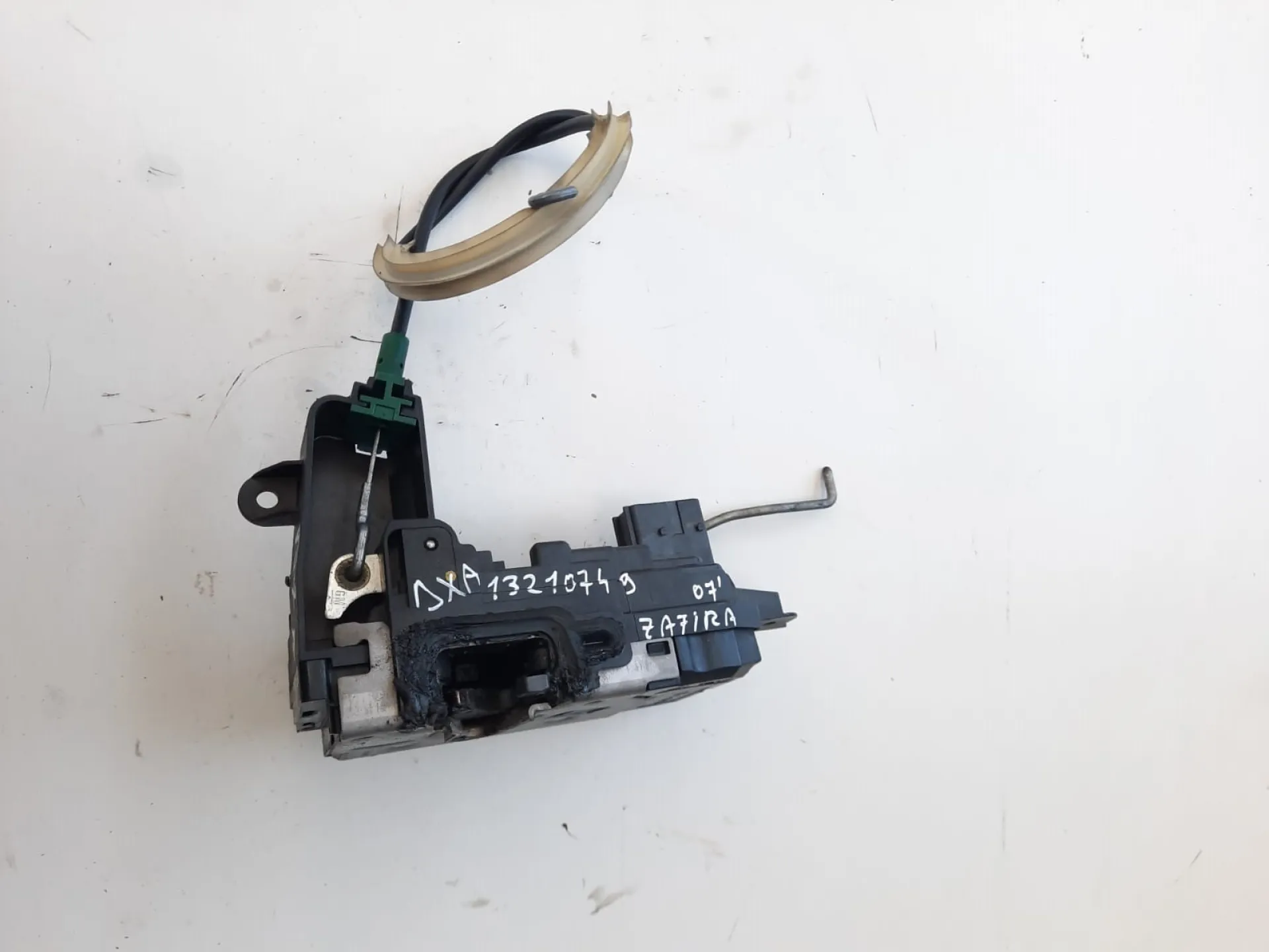 Serratura anteriore destra Opel Zafira 1.6 B del 2007 CODICE RICAMBIO : 13210749