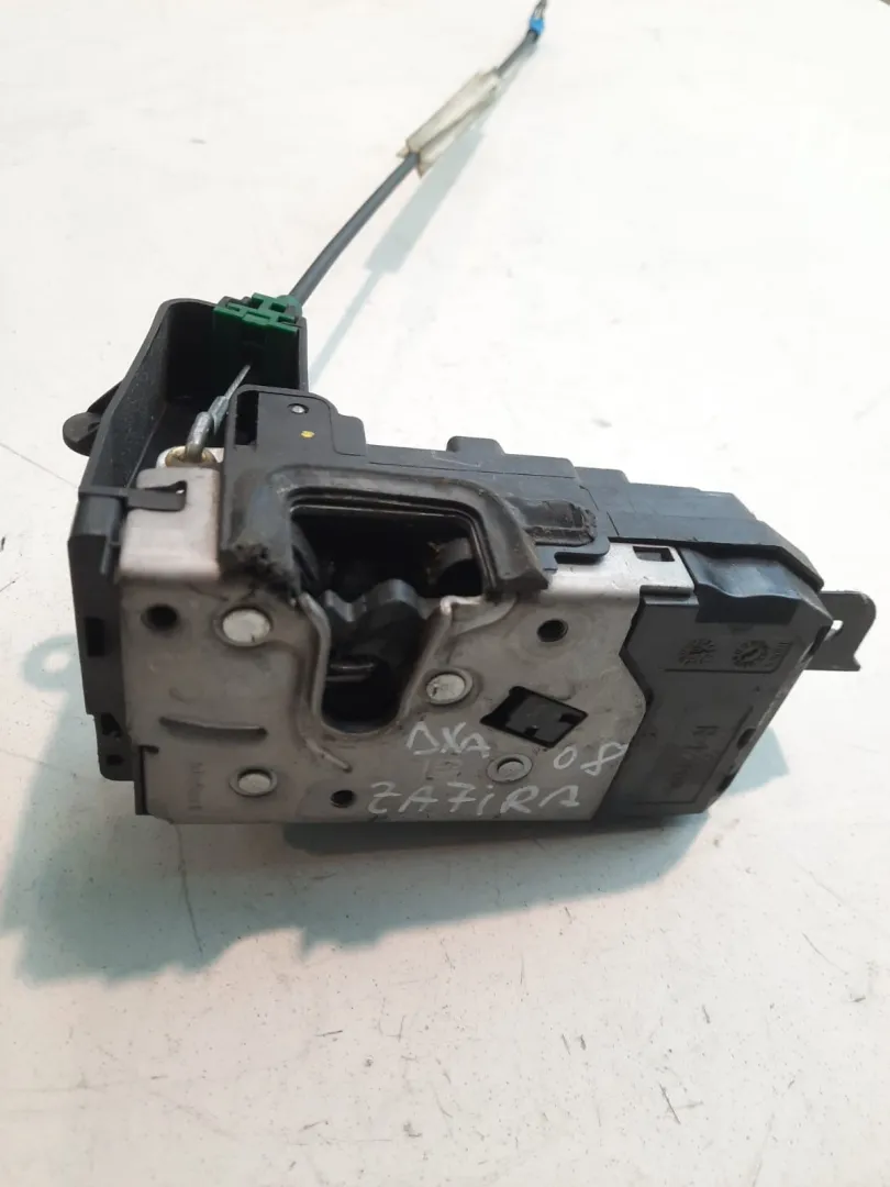 Serratura anteriore destra Opel Zafira 1.9 D del 2008