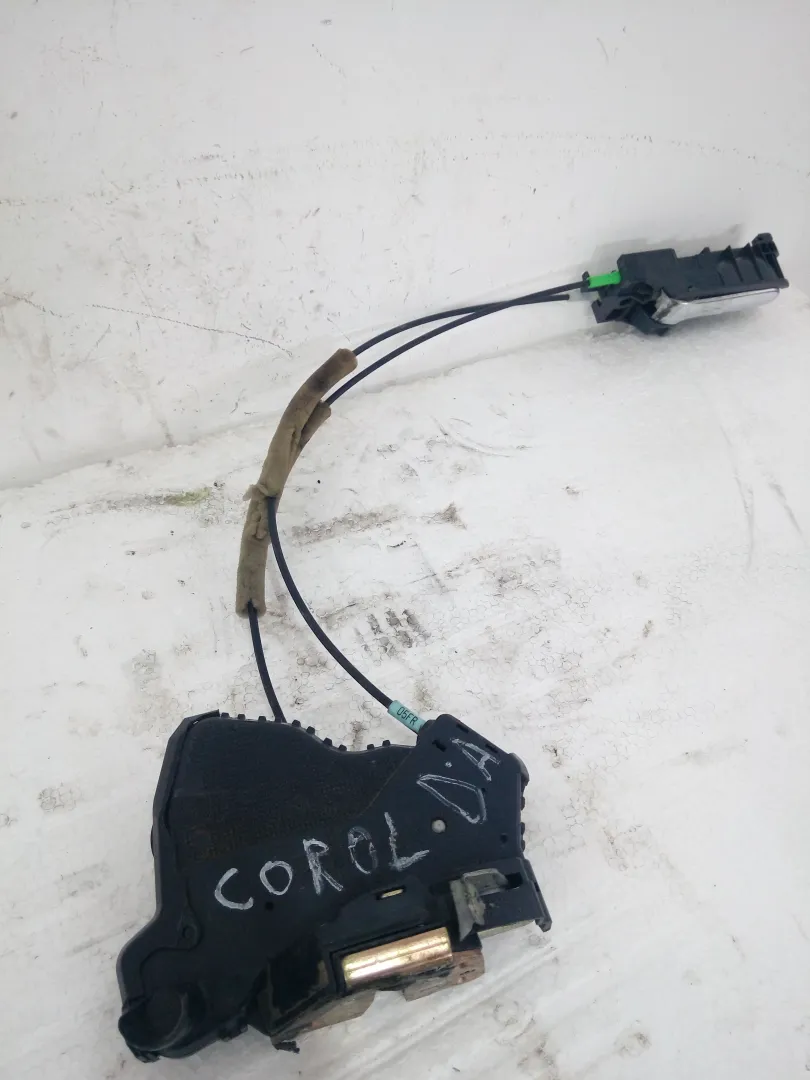 SERRATURA ANTERIORE DESTRA TOYOTA Corolla Berlina 3Â° Serie 3-5P Diesel (2004)