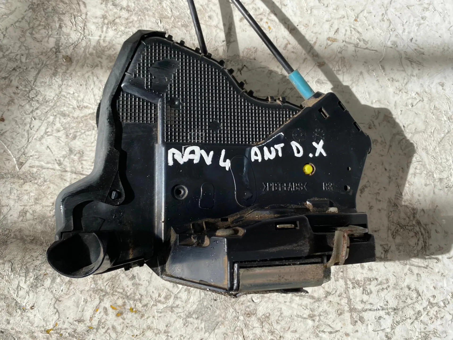 SERRATURA ANTERIORE DESTRA con codice 0021904 da TOYOTA Rav4 6Â° Serie Diesel (2012)
