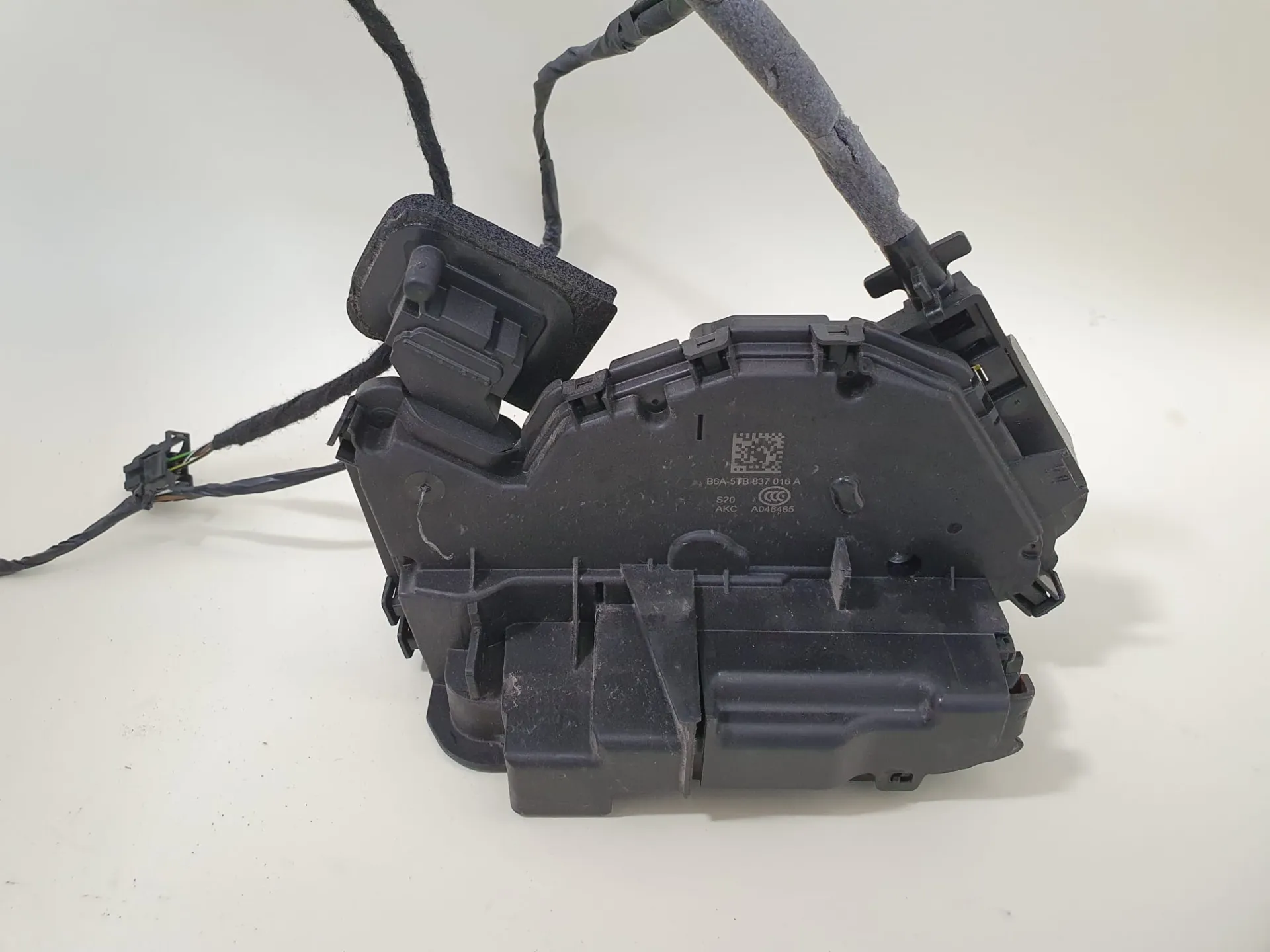 Serratura anteriore destra Volkswagen Golf 7 del 2014 CODICE RICAMBIO : 5TB837016A