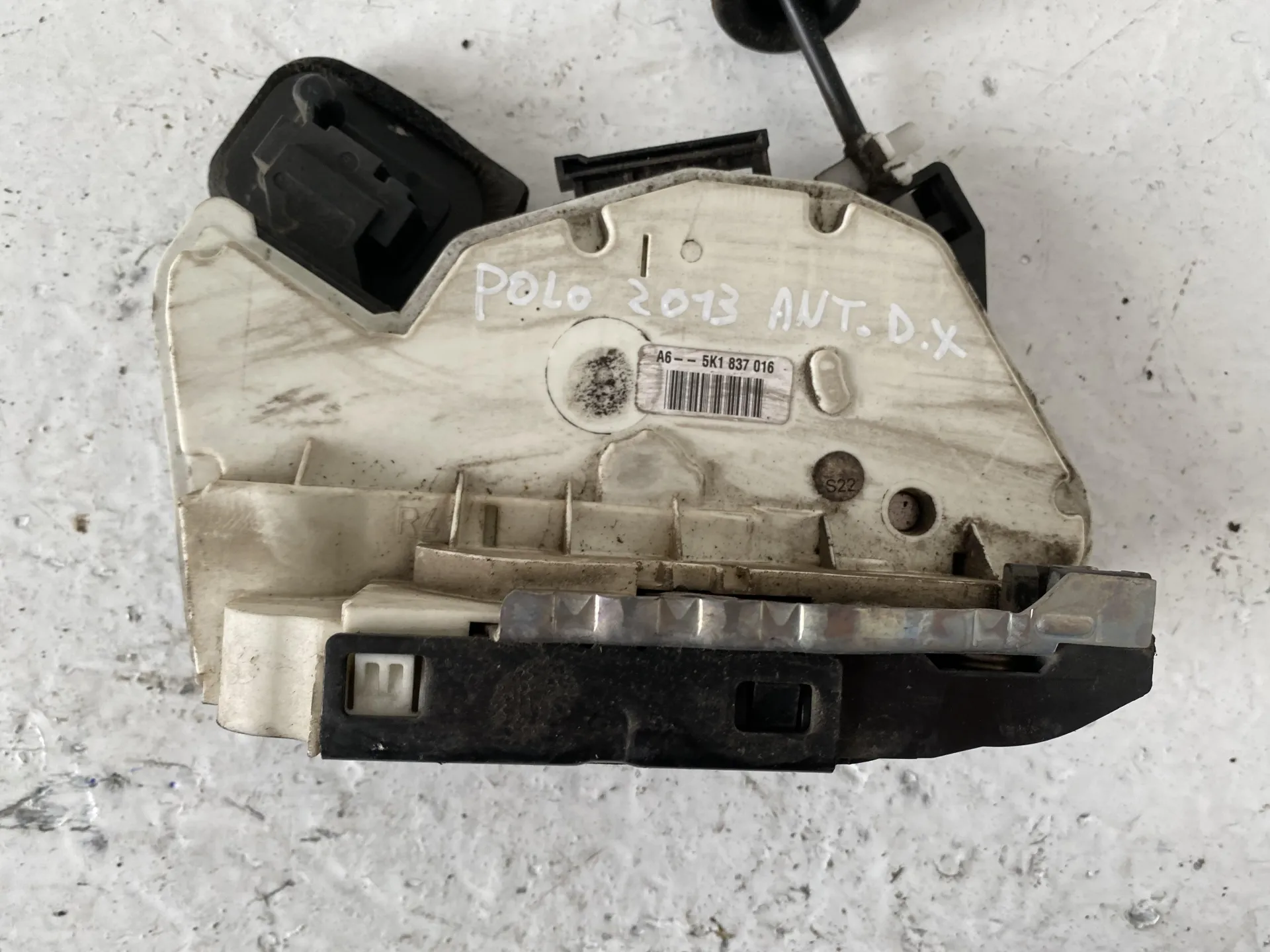 SERRATURA ANTERIORE DESTRA VOLKSWAGEN Polo 5Â° Serie 1200 Benzina (2013)
