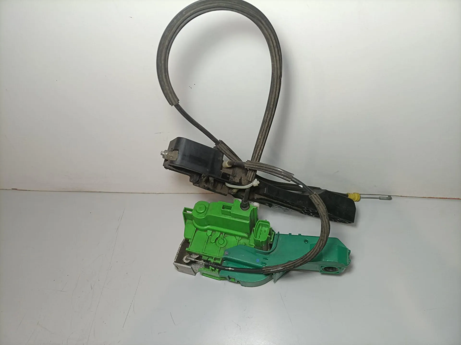 SERRATURA ANTERIORE SINISTRA con codice 50519058 da ALFA ROMEO Mito Serie (955_) (08>) Benzina (2012)