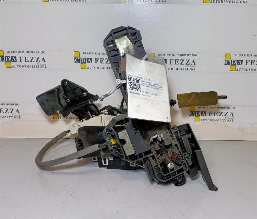 SERRATURA ANTERIORE SINISTRA con codice A2047202735 da MERCEDES GLK (W204) (08>) 2143 diesel (2010)