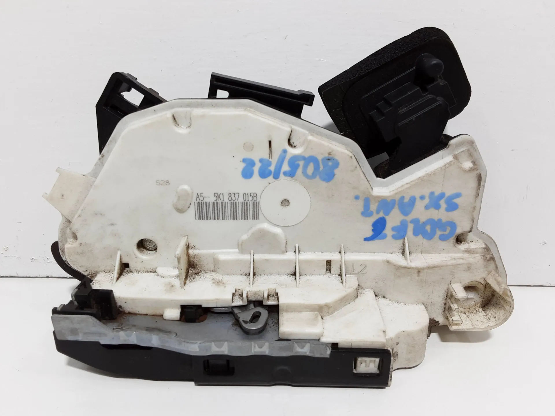 SERRATURA ANTERIORE SINISTRA con codice 5K1837015B da VOLKSWAGEN Golf 6 Berlina (08>12) 1400 Benzina 59 kW / 80 CV con codice motore CGG/CGGA (2011)