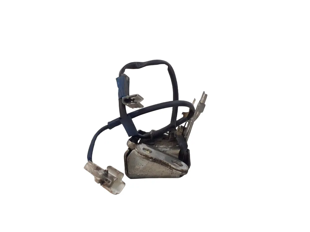 SERRATURA PORTELLONE POSTERIORE con codice 693500D030 da TOYOTA Yaris Serie (03>05) 1400 Diesel 55 con codice motore 1NDTV/1NDTV (2004)