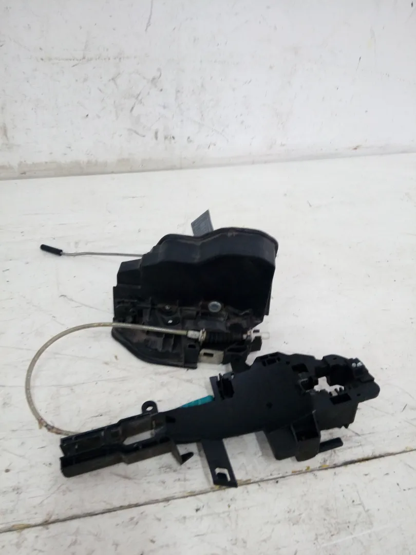 SERRATURA POSTERIORE DESTRA con codice 7167070 da BMW Serie 1 Serie (E87) (04>07) 2000 Benzina (2007)