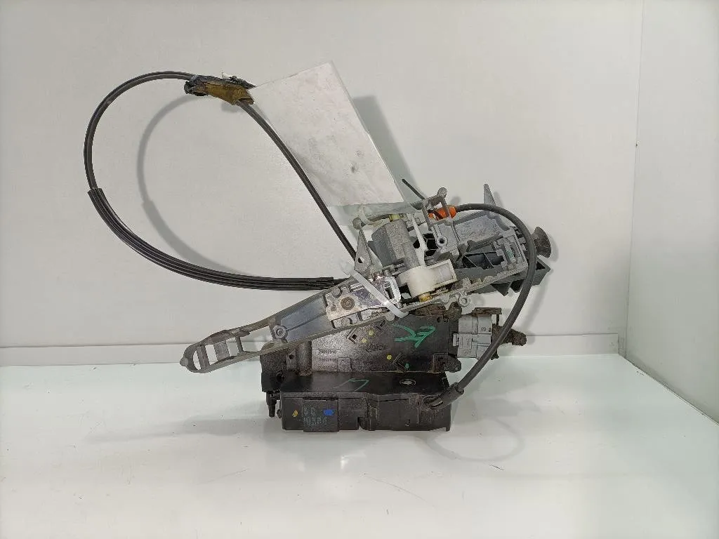 SERRATURA POSTERIORE DESTRA con codice 9138J8 da CITROEN C4 Grand Picasso (06>13) 1560 diesel (2007)