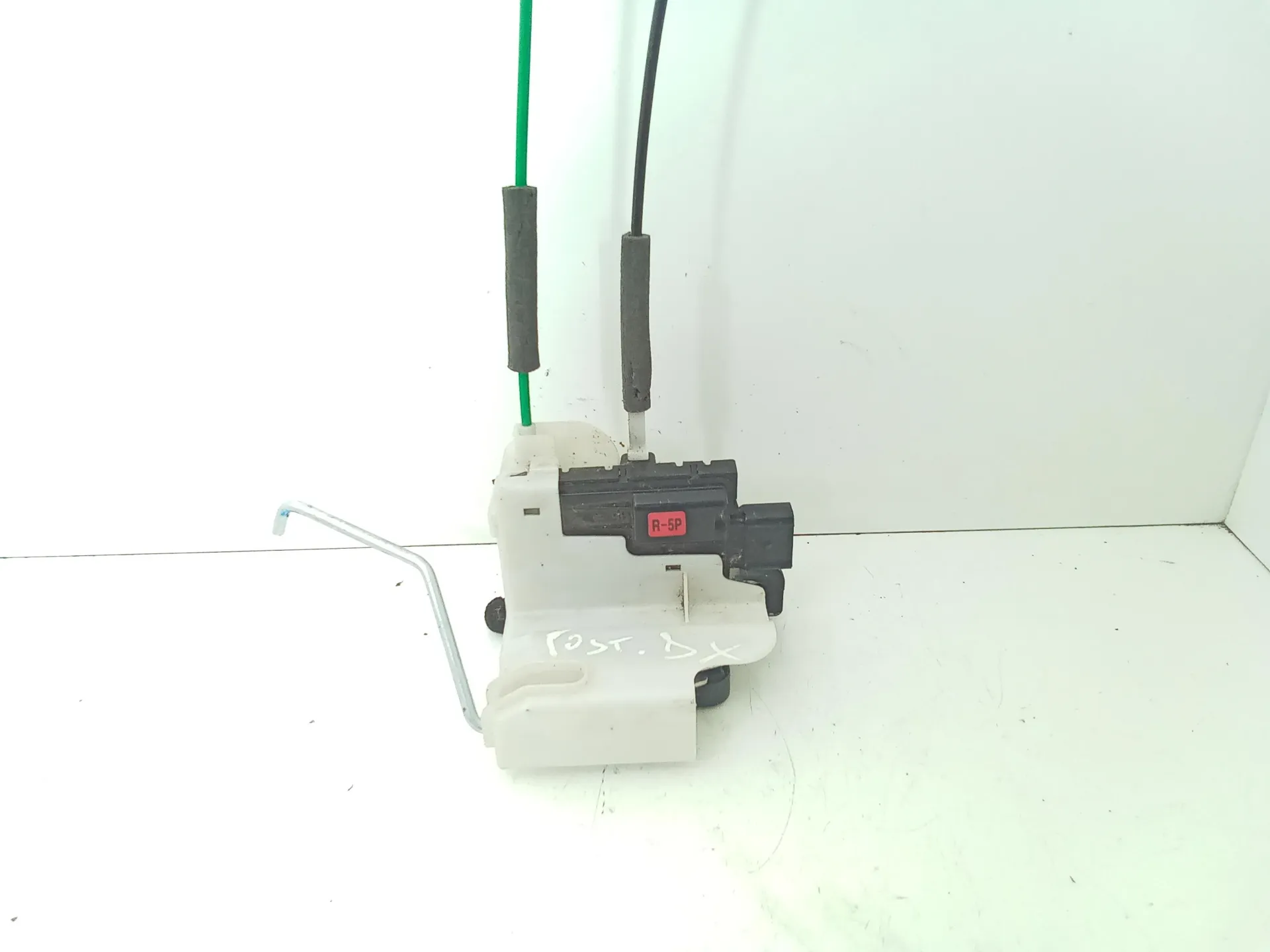 SERRATURA POSTERIORE DESTRA con codice 81420-b9020 da HYUNDAI i10 1Â° Serie (2015)